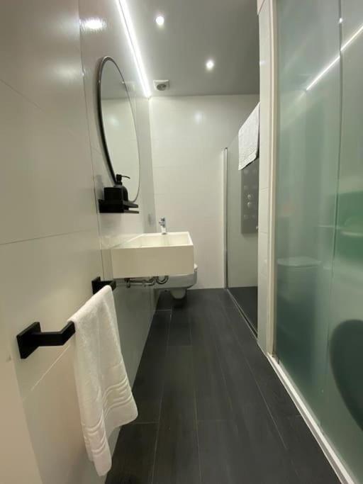 شقة Apartamento 2H 2B En El Centro Con Garaje آكورونيا المظهر الخارجي الصورة